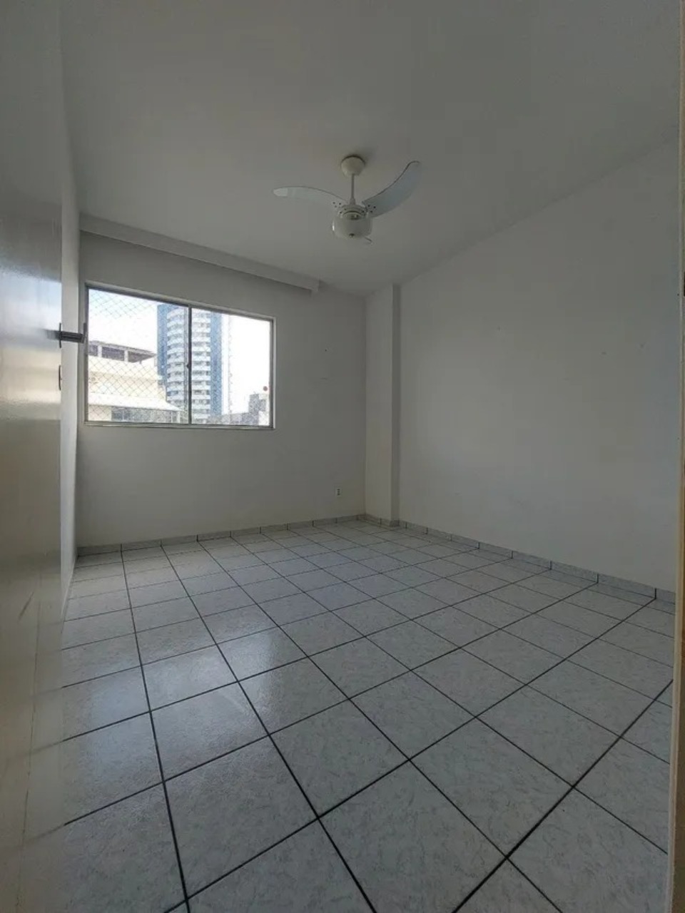 Apartamento à venda com 3 quartos, 76m² - Foto 8