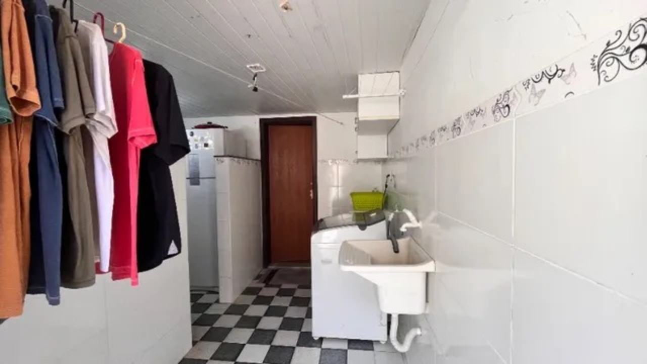 Casa de Condomínio à venda com 3 quartos, 225m² - Foto 18