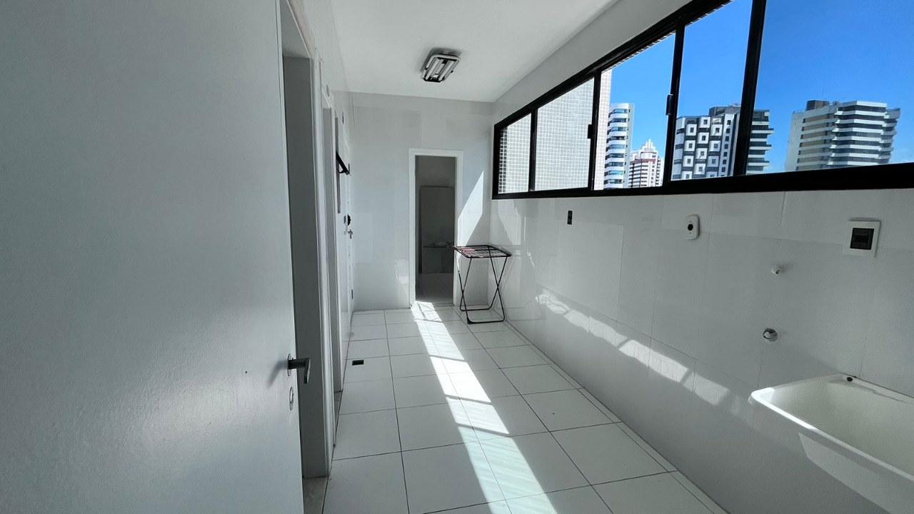 Apartamento à venda com 4 quartos, 234m² - Foto 15