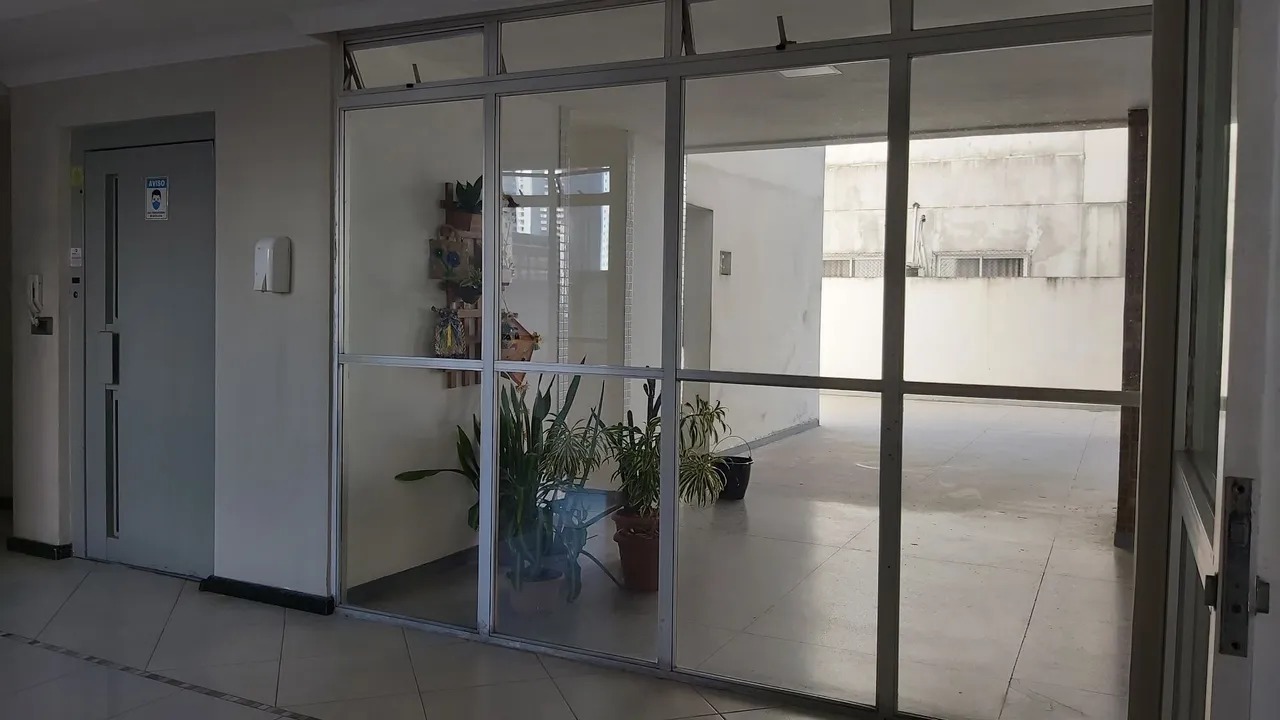 Apartamento para alugar com 3 quartos, 75m² - Foto 12