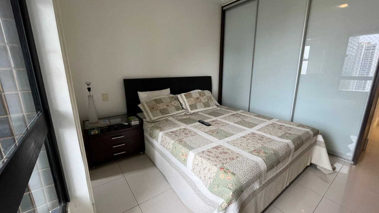 Apartamento à venda com 4 quartos, 243m² - Foto 7