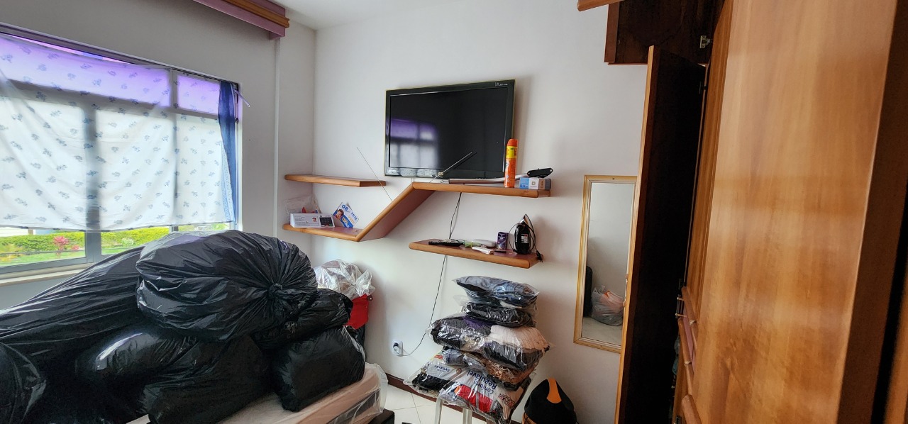 Apartamento à venda com 3 quartos, 75m² - Foto 2