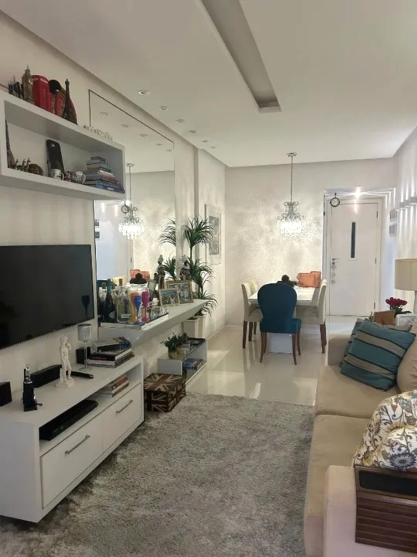 Apartamento à venda com 2 quartos, 60m² - Foto 1