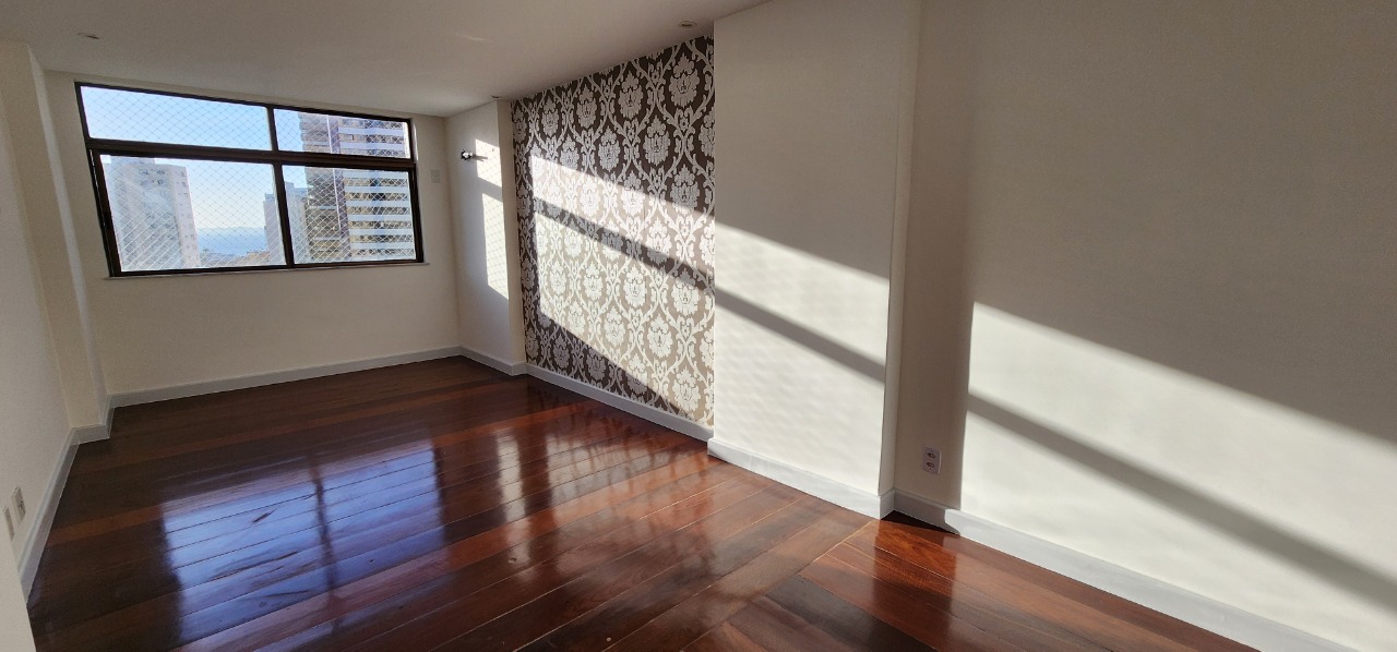 Apartamento à venda com 4 quartos, 206m² - Foto 10