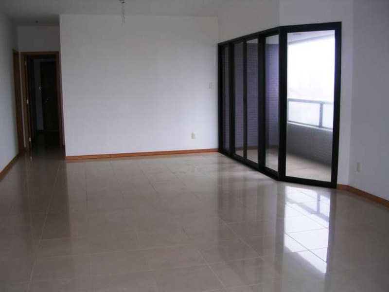 Apartamento à venda com 4 quartos, 175m² - Foto 1