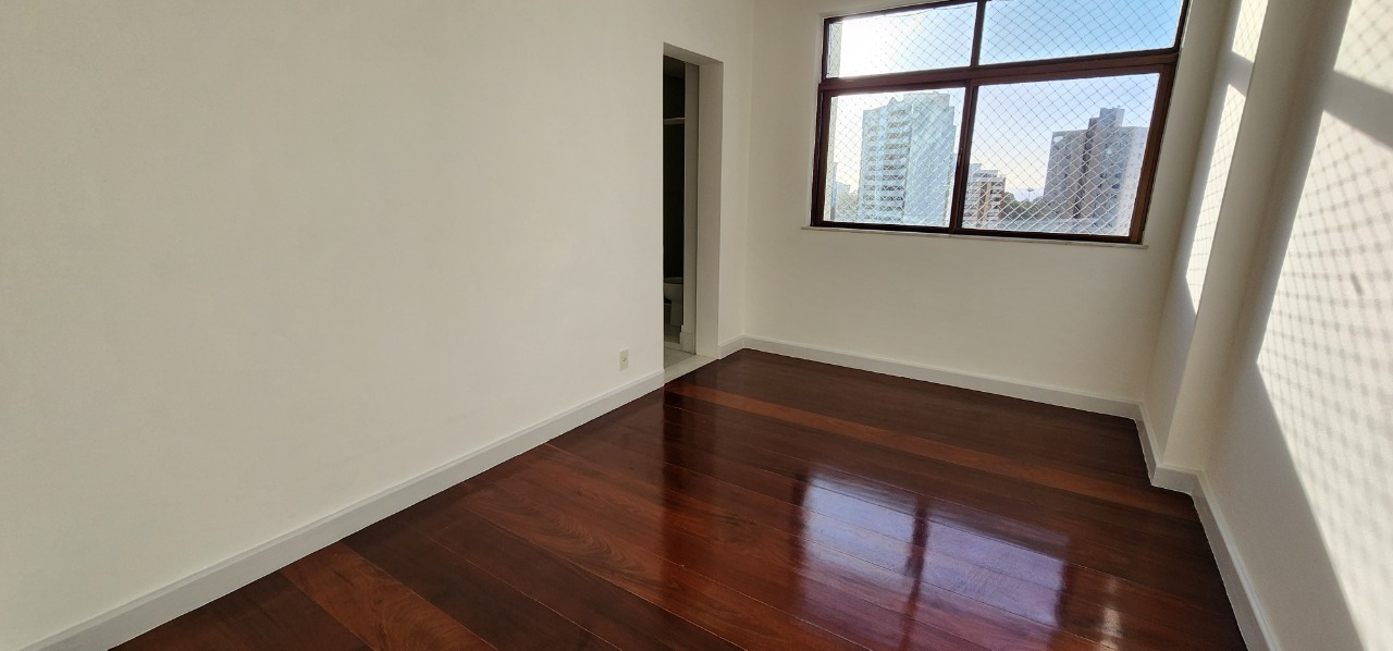 Apartamento à venda com 4 quartos, 206m² - Foto 11