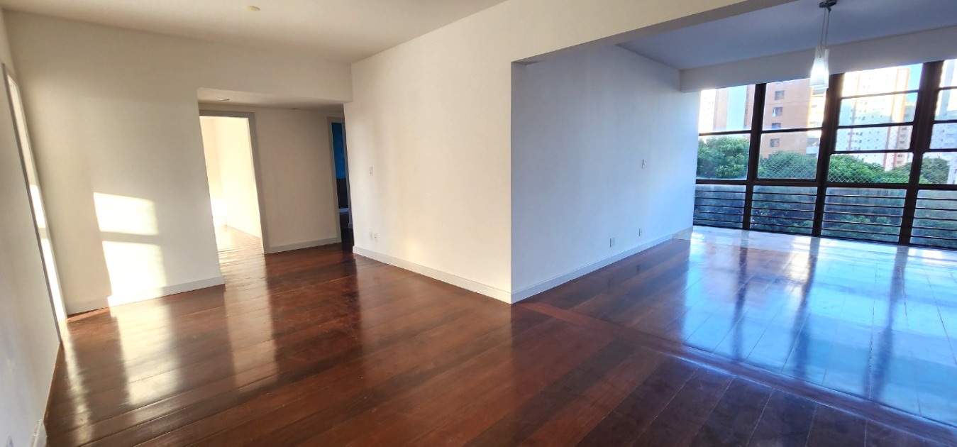 Apartamento à venda com 4 quartos, 206m² - Foto 5