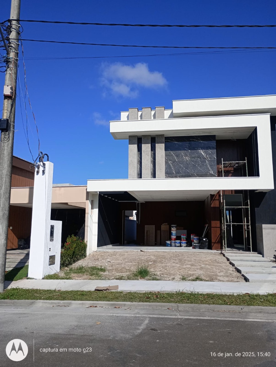 Casa de Condomínio à venda com 4 quartos, 212m² - Foto 1