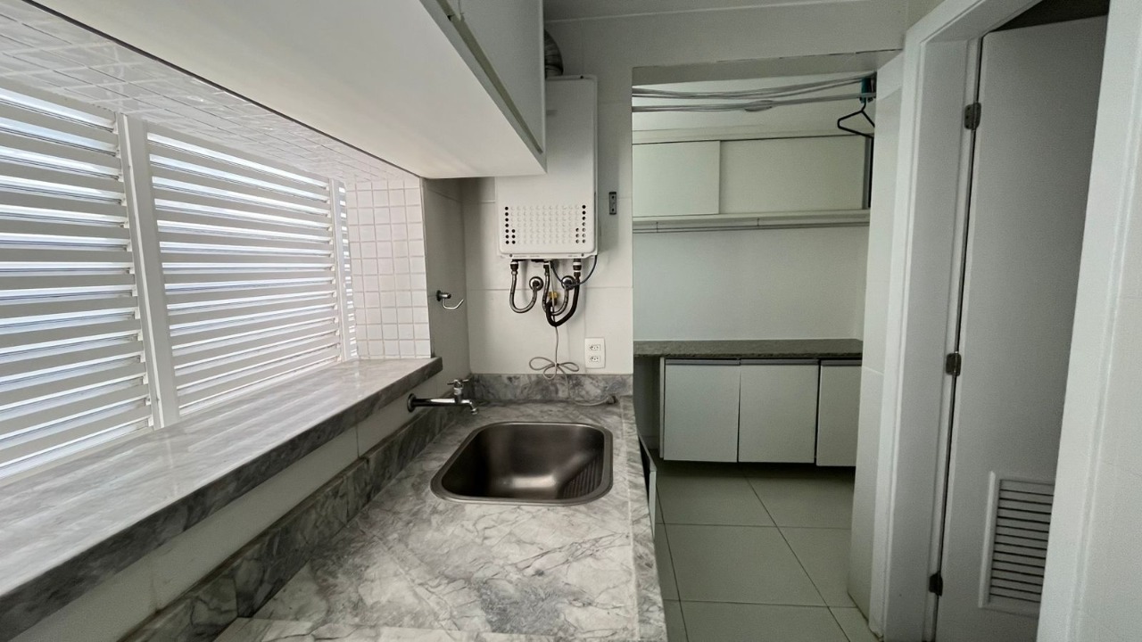 Apartamento à venda com 4 quartos, 182m² - Foto 17