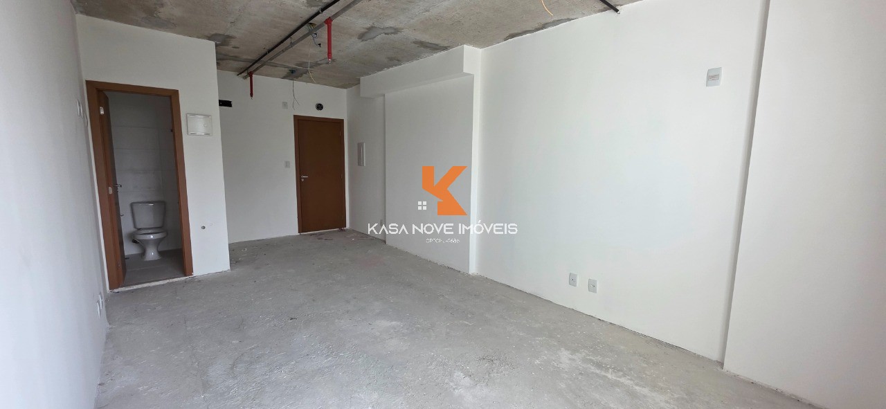Conjunto Comercial-Sala à venda com 4 quartos, 27m² - Foto 1