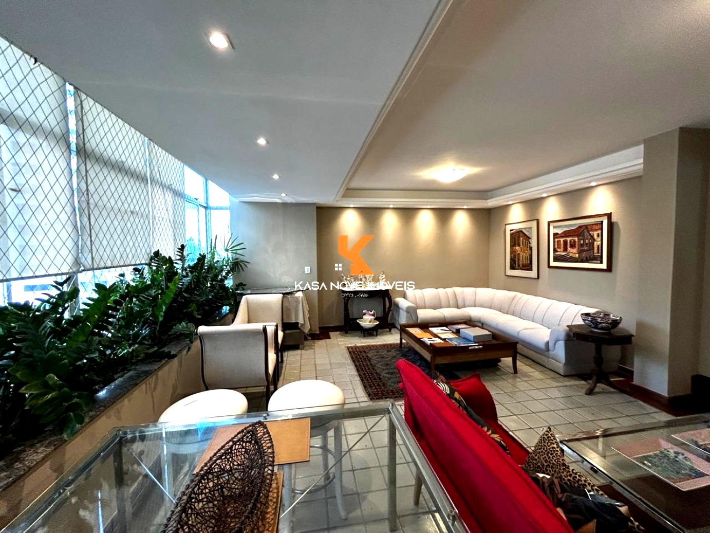 Apartamento à venda com 4 quartos, 187m² - Foto 2
