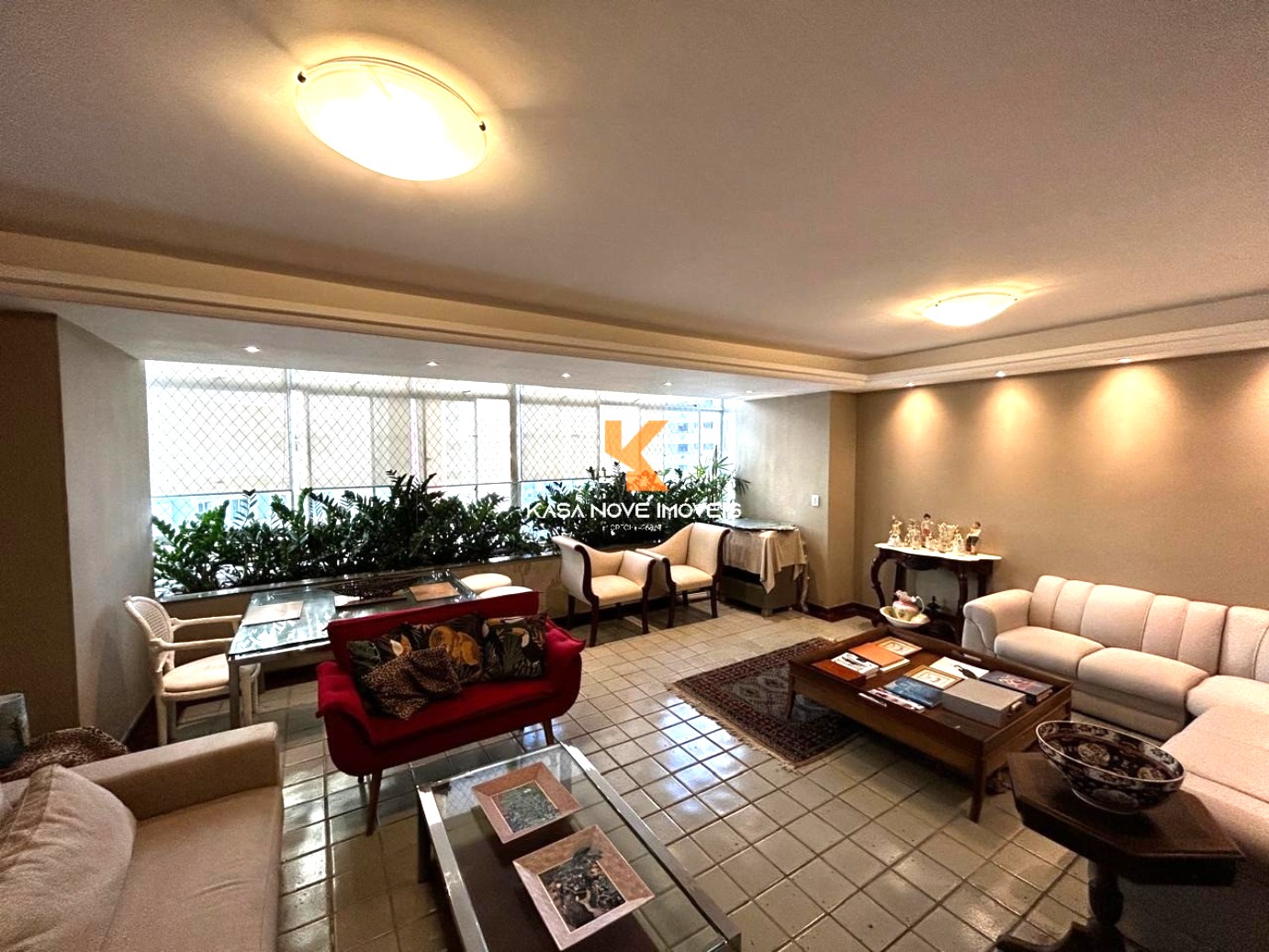 Apartamento à venda com 4 quartos, 187m² - Foto 1