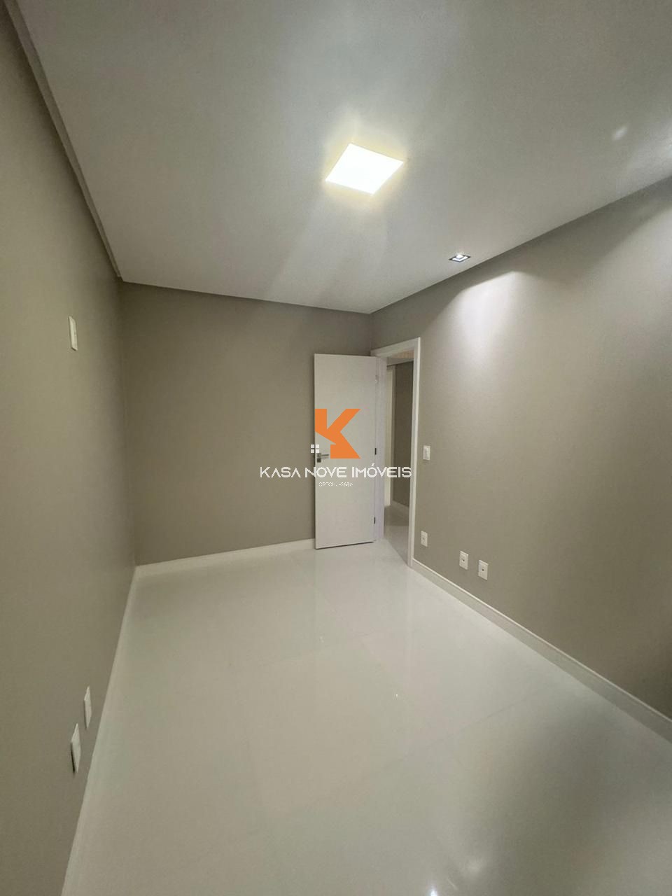 Apartamento à venda com 3 quartos, 95m² - Foto 5