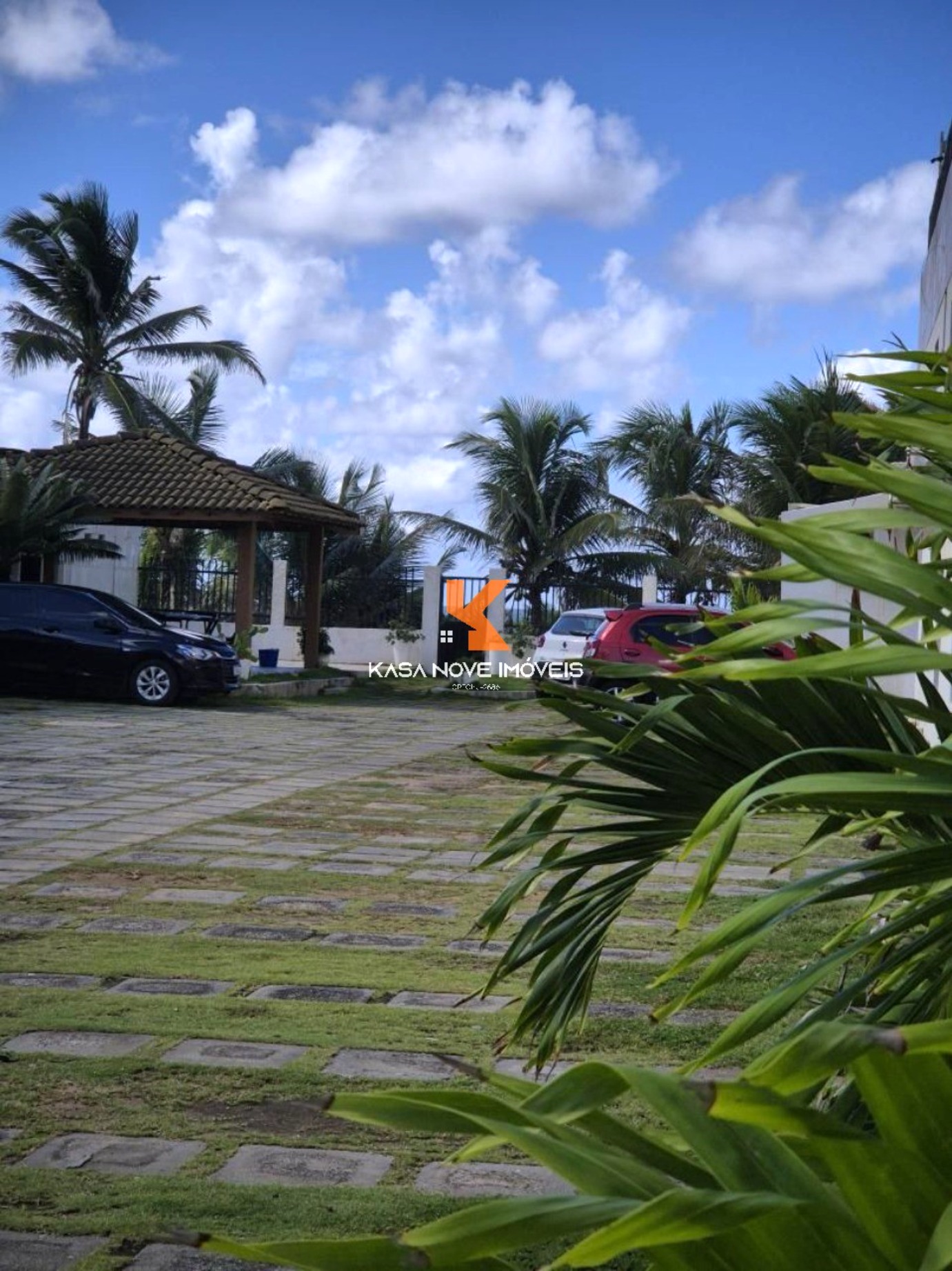 Apartamento à venda com 2 quartos, 75m² - Foto 1