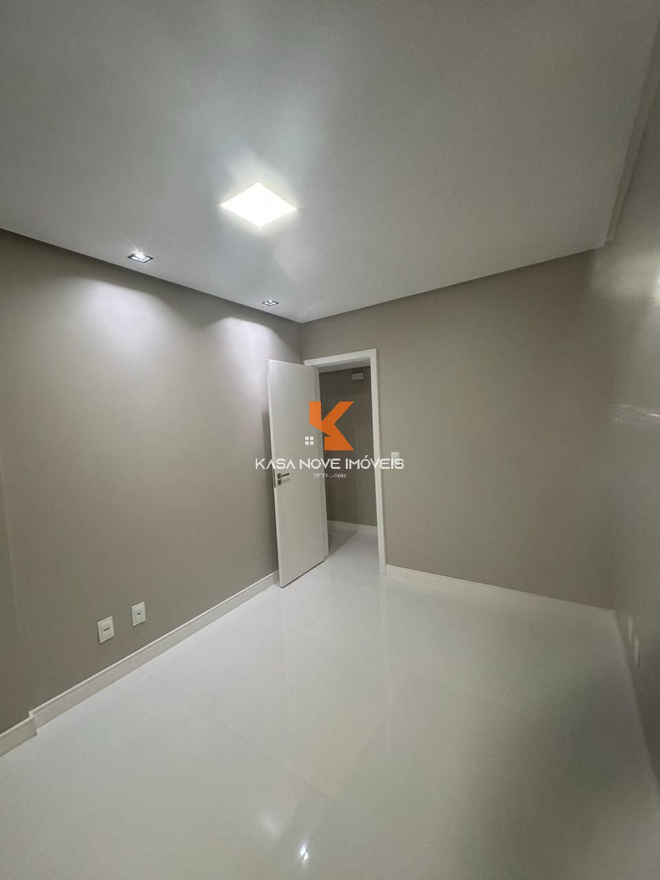 Apartamento à venda com 3 quartos, 95m² - Foto 14