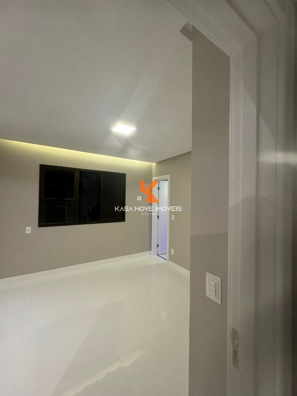 Apartamento à venda com 3 quartos, 95m² - Foto 4