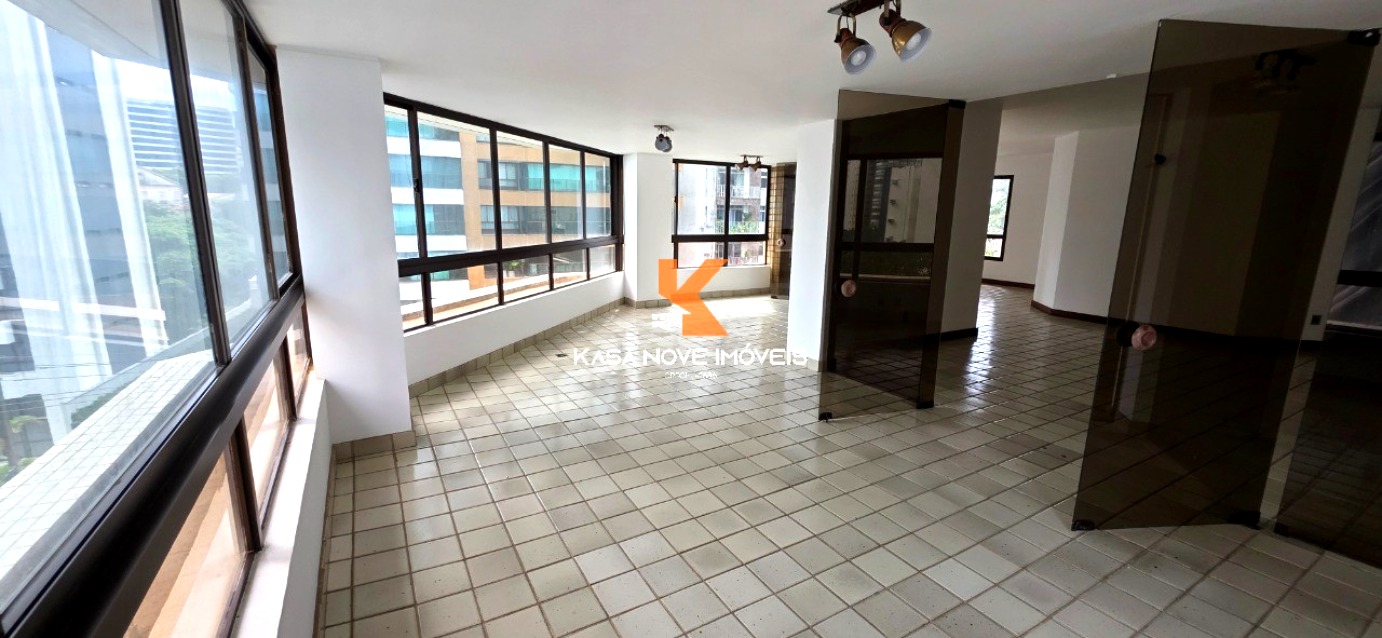 Apartamento para alugar com 3 quartos, 319m² - Foto 2