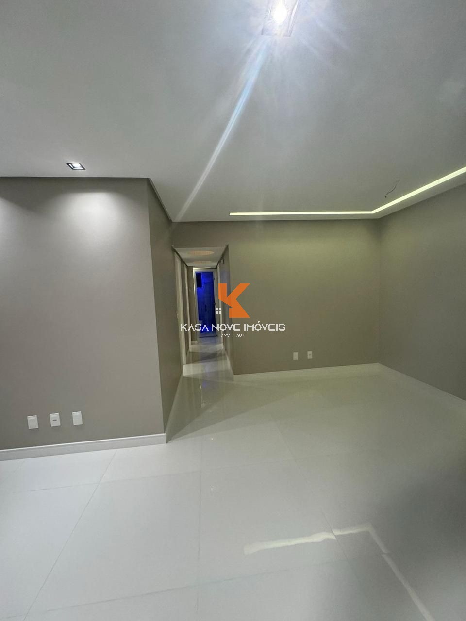 Apartamento à venda com 3 quartos, 95m² - Foto 2