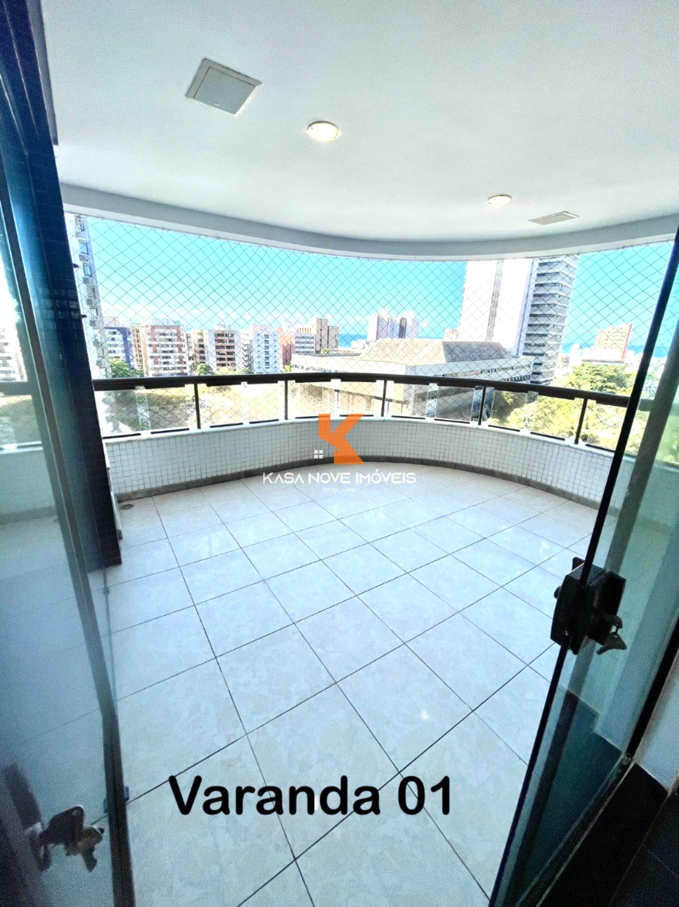 Apartamento, 3 quartos, 188 m² - Foto 2