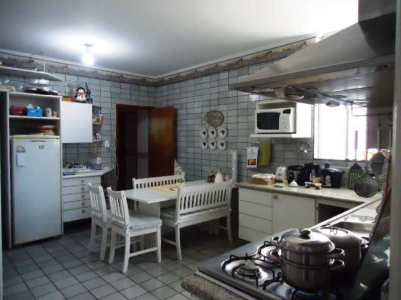 Apartamento à venda com 4 quartos, 200m² - Foto 22