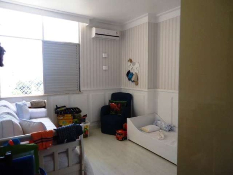 Apartamento à venda com 4 quartos, 200m² - Foto 13