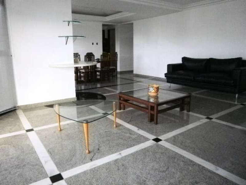 Apartamento à venda com 3 quartos, 150m² - Foto 1