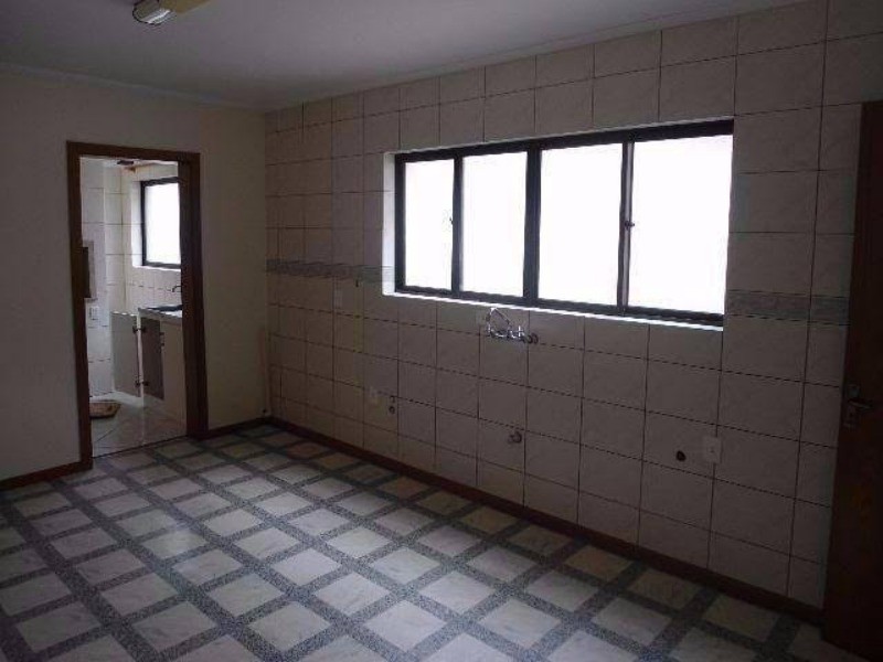 Apartamento à venda com 3 quartos, 115m² - Foto 2