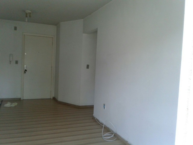 Apartamento à venda com 3 quartos, 67m² - Foto 2