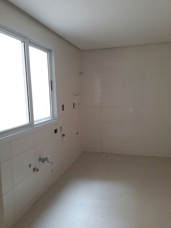 Apartamento à venda com 2 quartos, 102m² - Foto 4