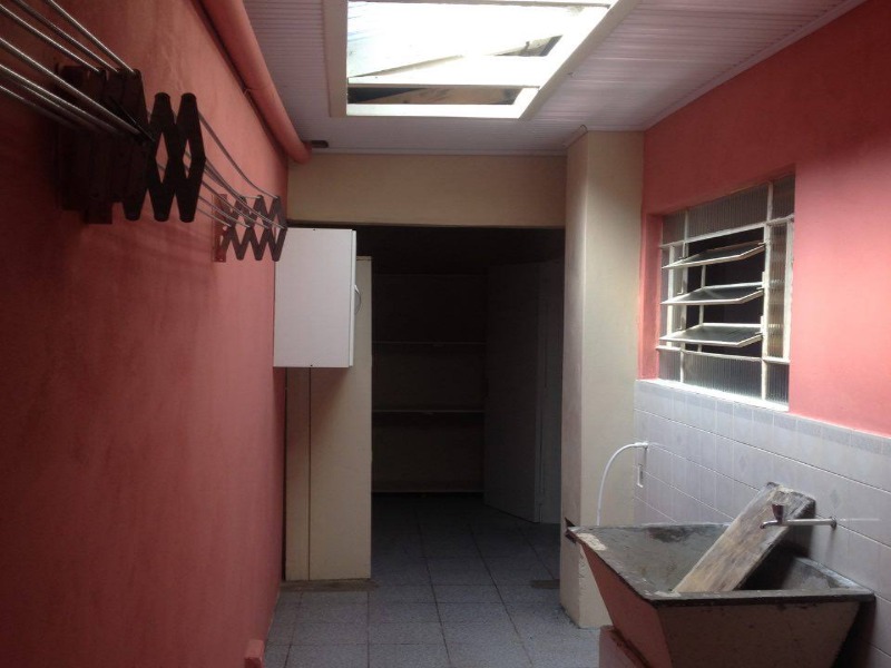 Casa à venda com 4 quartos, 300m² - Foto 3