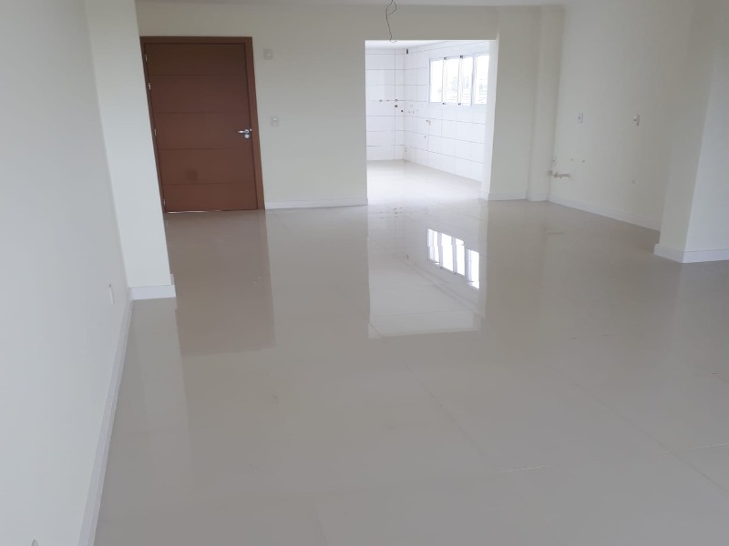 Apartamento à venda com 2 quartos, 105m² - Foto 3