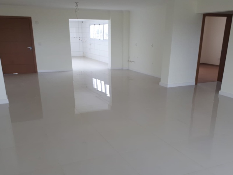 Apartamento à venda com 2 quartos, 105m² - Foto 2