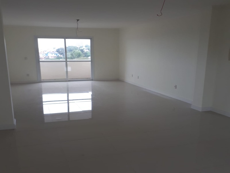 Apartamento à venda com 2 quartos, 105m² - Foto 4