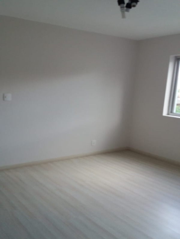 Apartamento à venda com 3 quartos, 77m² - Foto 2