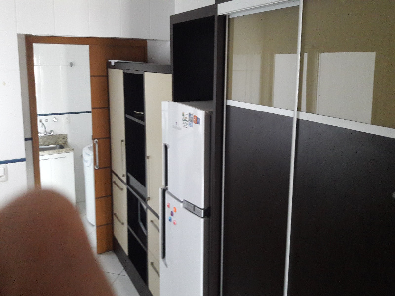 Apartamento à venda com 3 quartos, 98m² - Foto 2