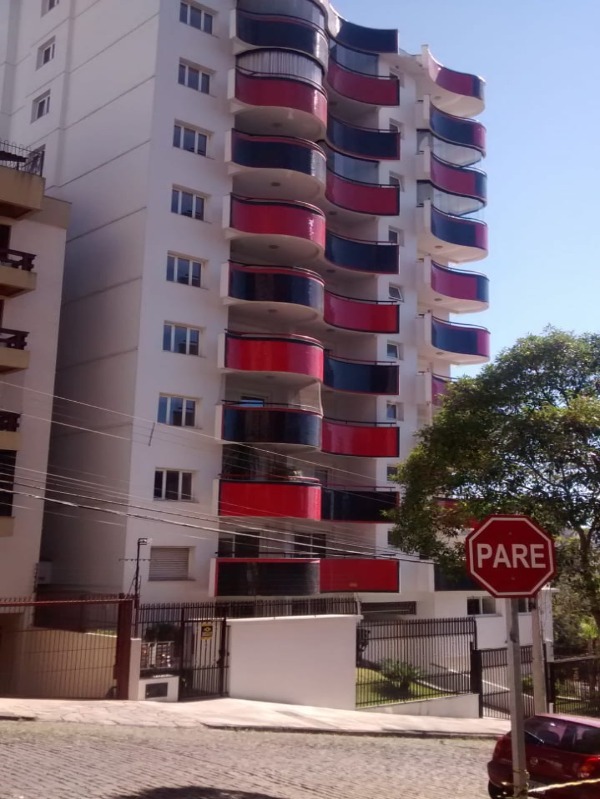 Apartamento à venda com 3 quartos, 173m² - Foto 1