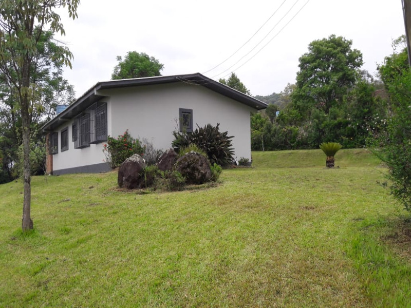 Fazenda à venda com 3 quartos, 140m² - Foto 2