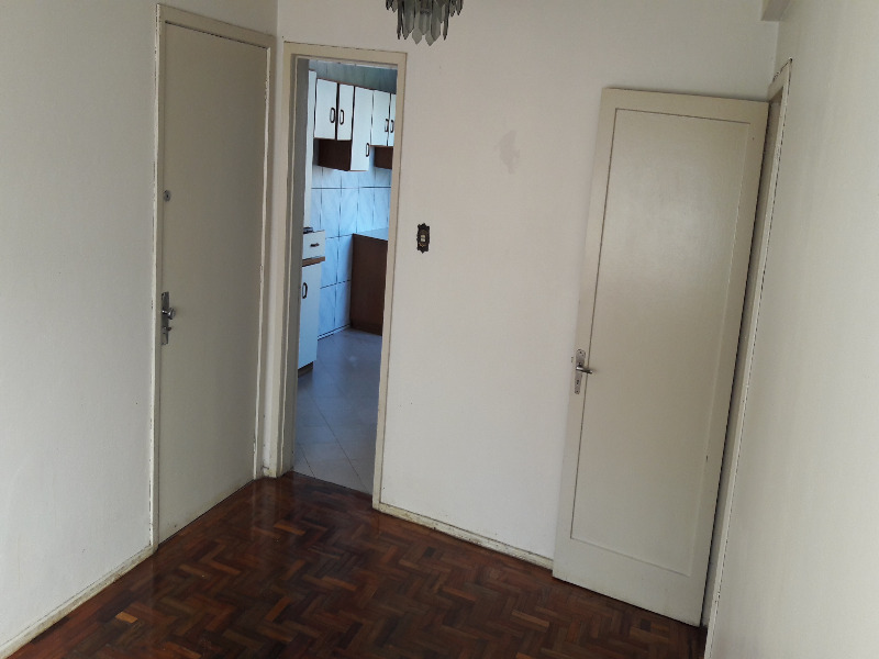 Apartamento à venda com 3 quartos, 85m² - Foto 13