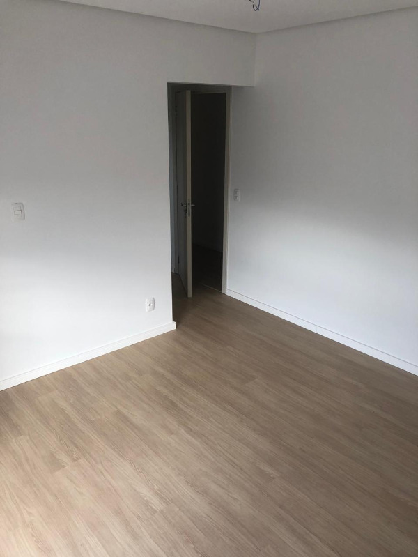 Apartamento à venda com 3 quartos, 115m² - Foto 7