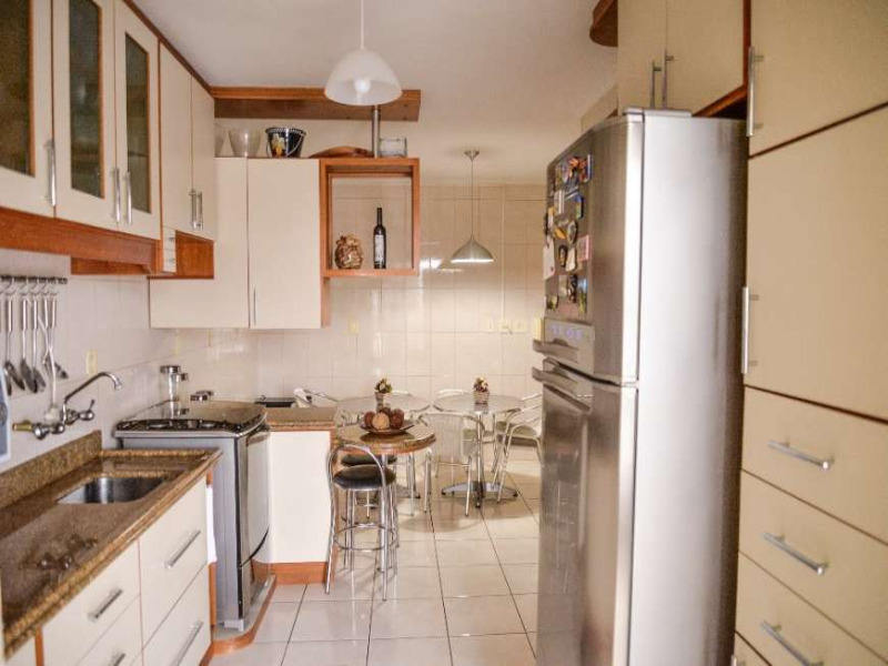 Apartamento à venda com 2 quartos, 99m² - Foto 8