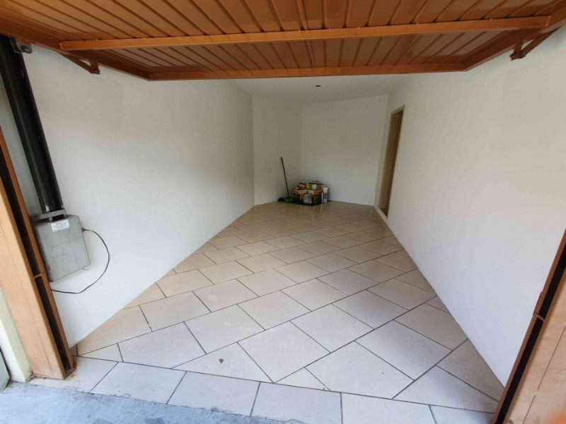 Casa à venda com 3 quartos, 90m² - Foto 11