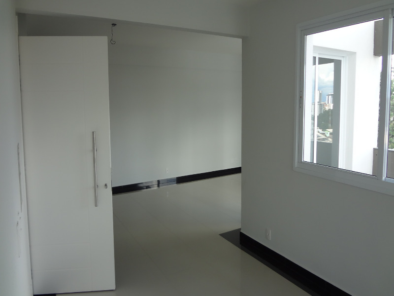 Apartamento à venda com 3 quartos, 124m² - Foto 19