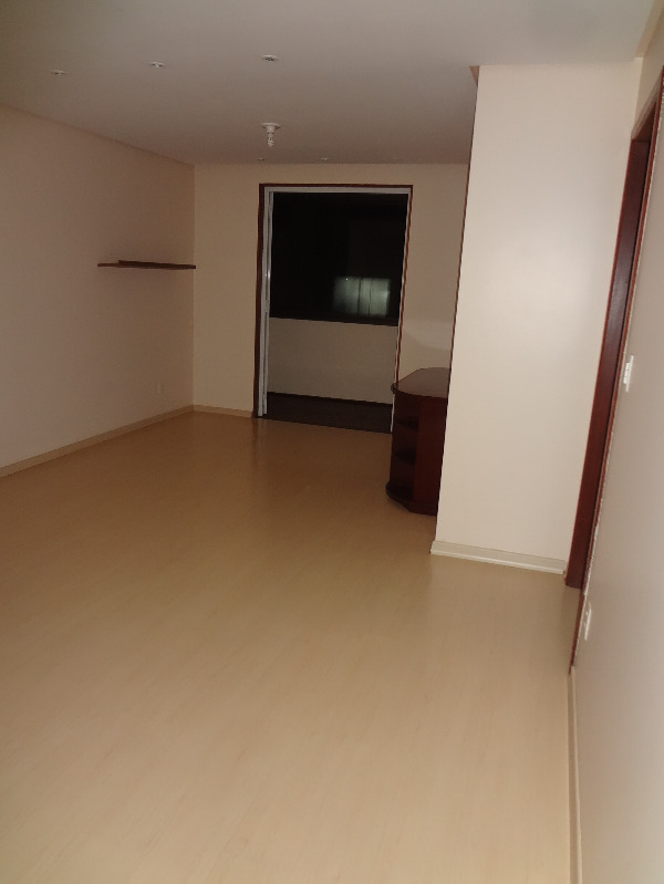 Apartamento à venda com 3 quartos, 88m² - Foto 3