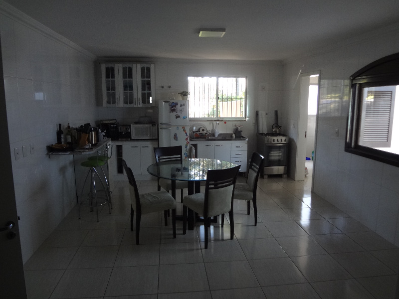 Casa à venda com 3 quartos, 340m² - Foto 2