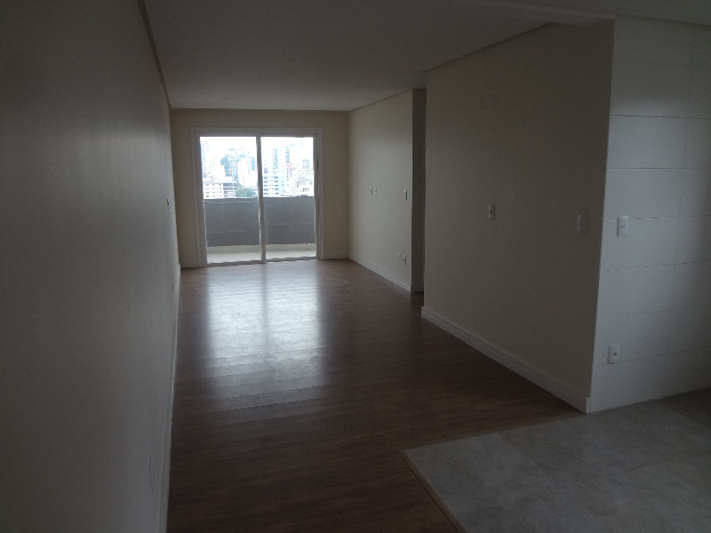 Apartamento à venda com 2 quartos, 77m² - Foto 31