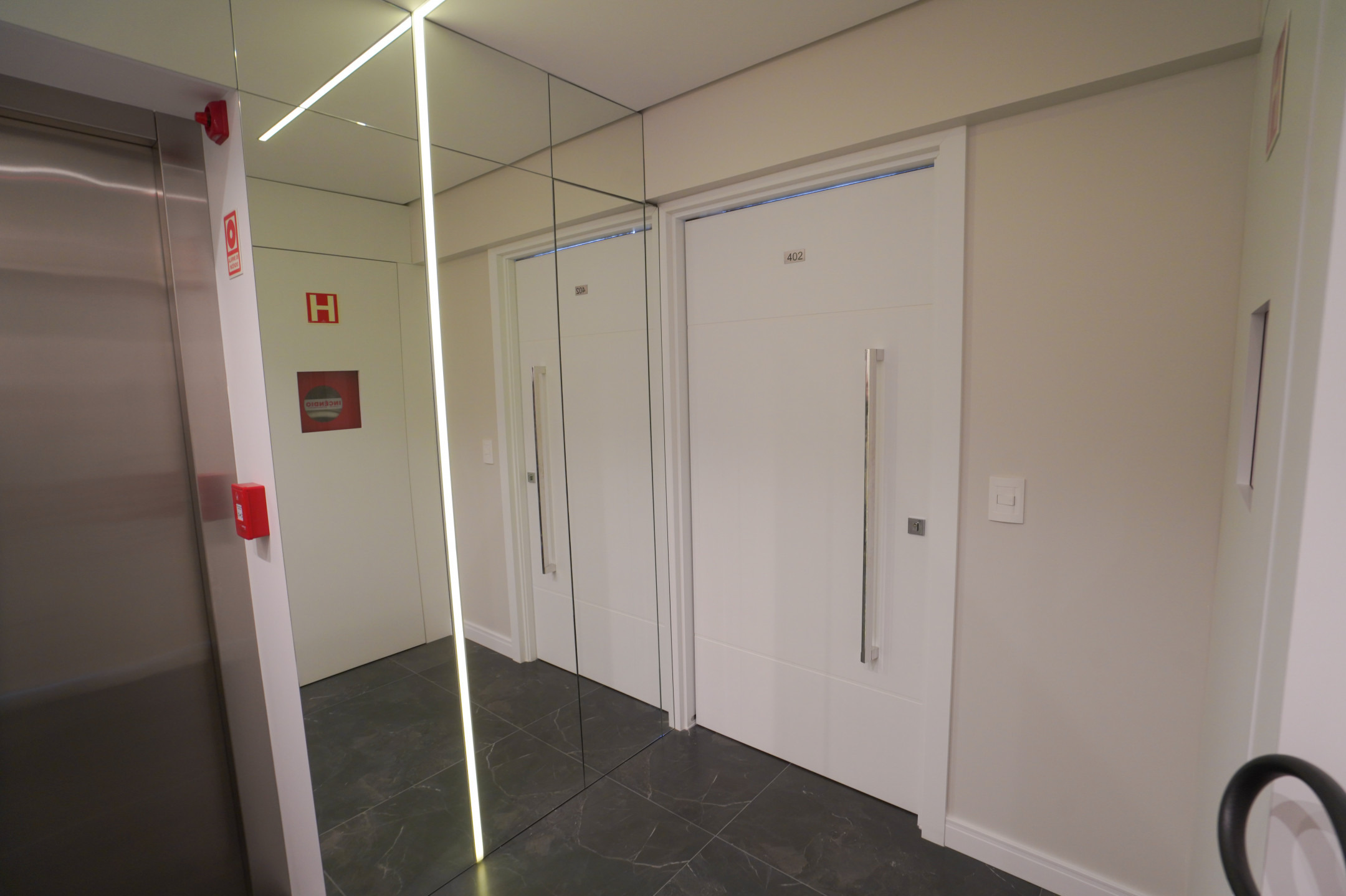 Apartamento à venda com 3 quartos, 137m² - Foto 12