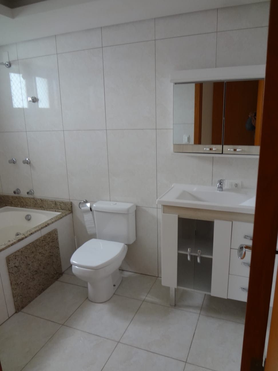 Apartamento para alugar com 3 quartos, 165m² - Foto 10