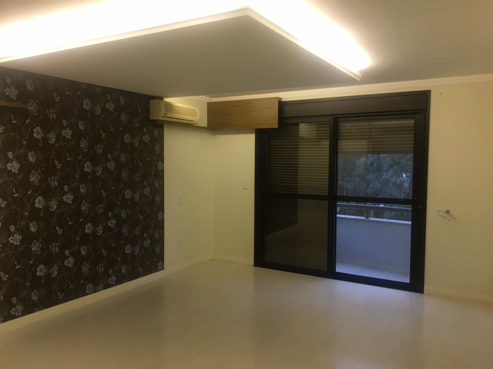 Apartamento à venda com 3 quartos, 223m² - Foto 6