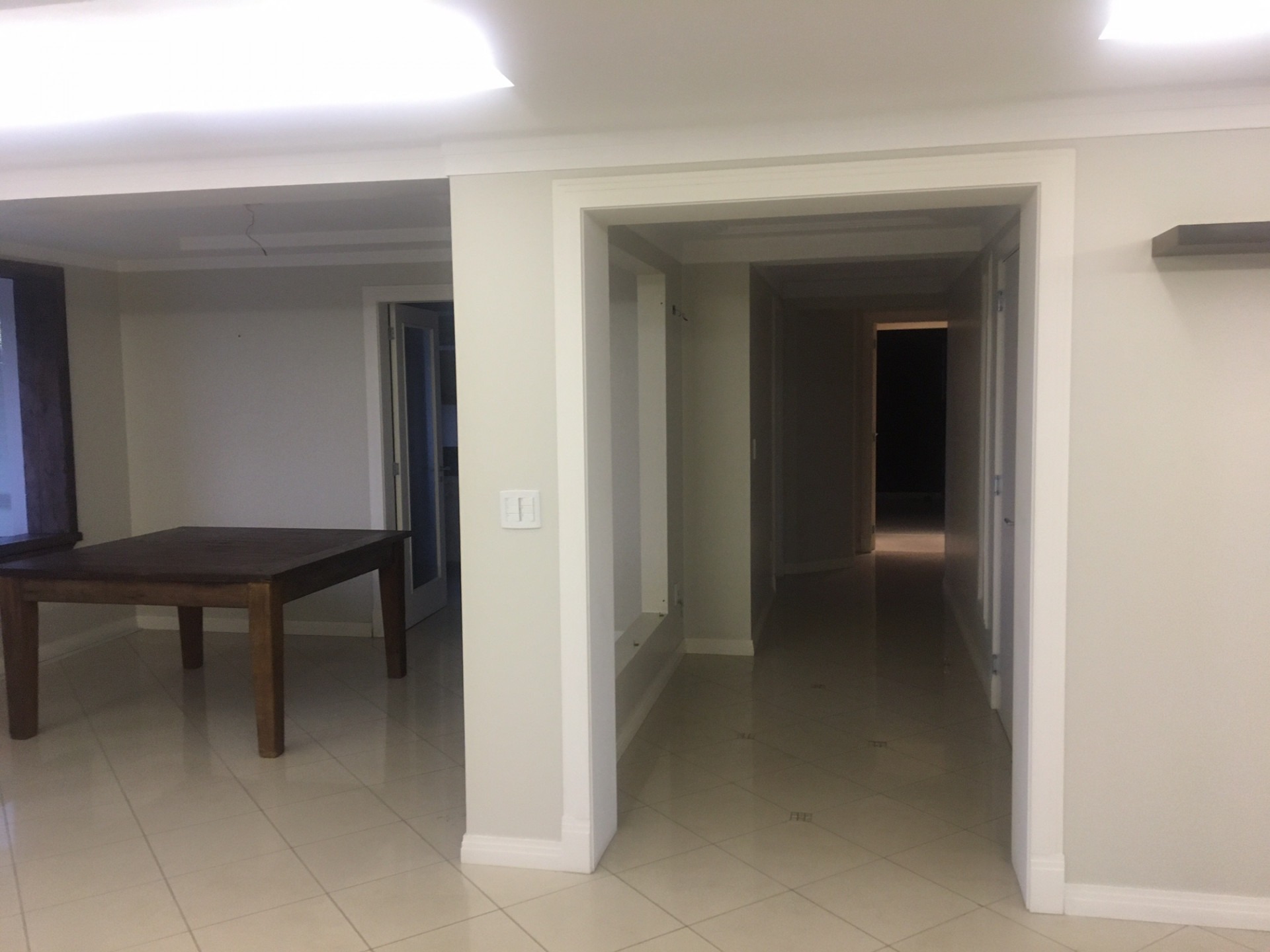 Apartamento à venda com 3 quartos, 223m² - Foto 4