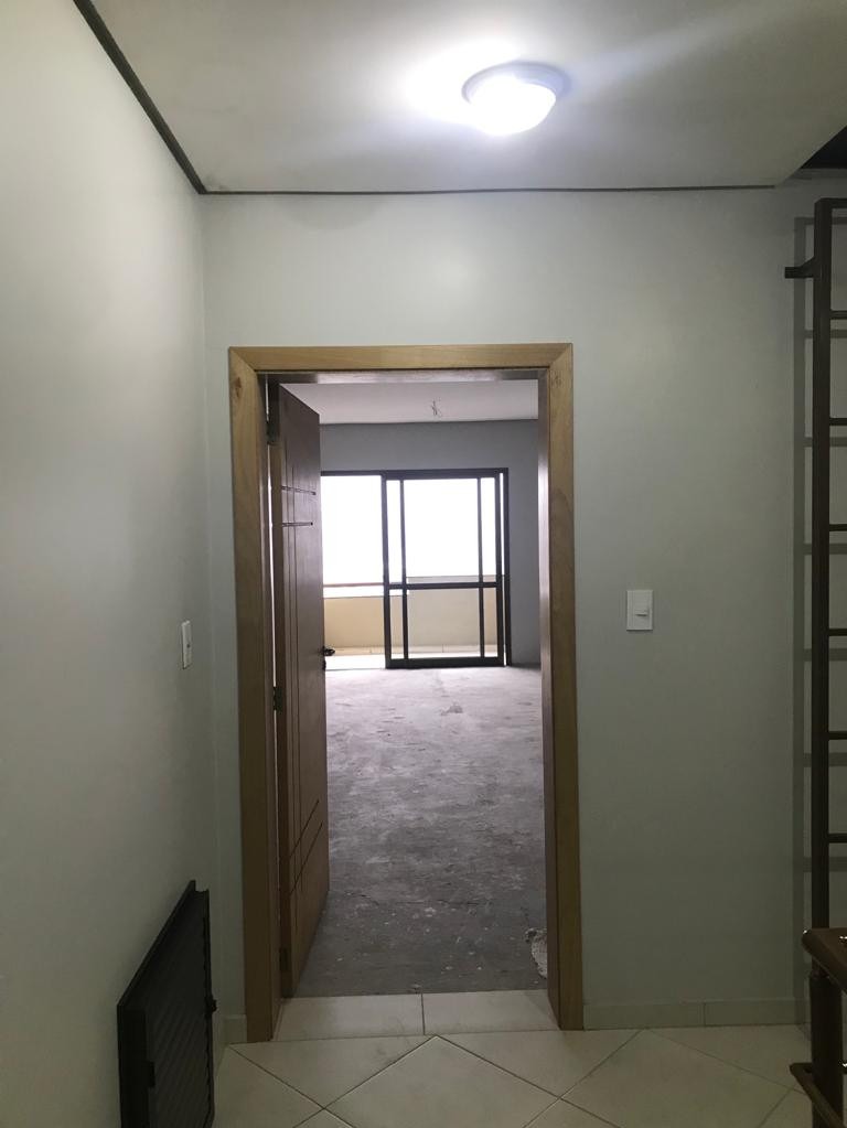 Apartamento à venda com 2 quartos, 85m² - Foto 3